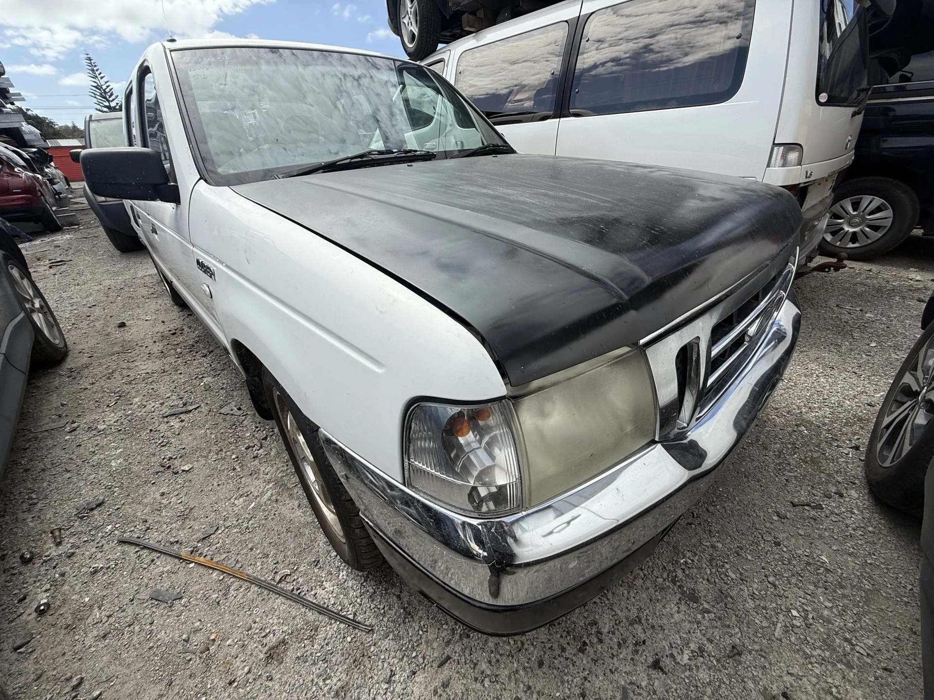 2002 Ford Courier  WRECKING FOR PARTS ONLY